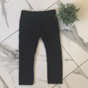 Black Lululemon Capri Leggings